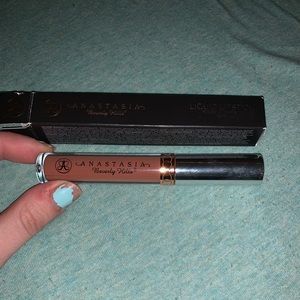 ABH Liquid Lip in shade ‘Ashton’